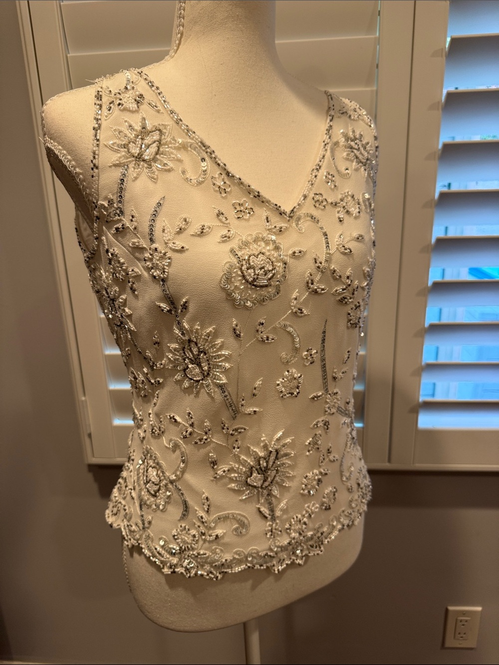 BOGO 🟢 J Kara Ivory Beaded embellished  Floral Tank Top